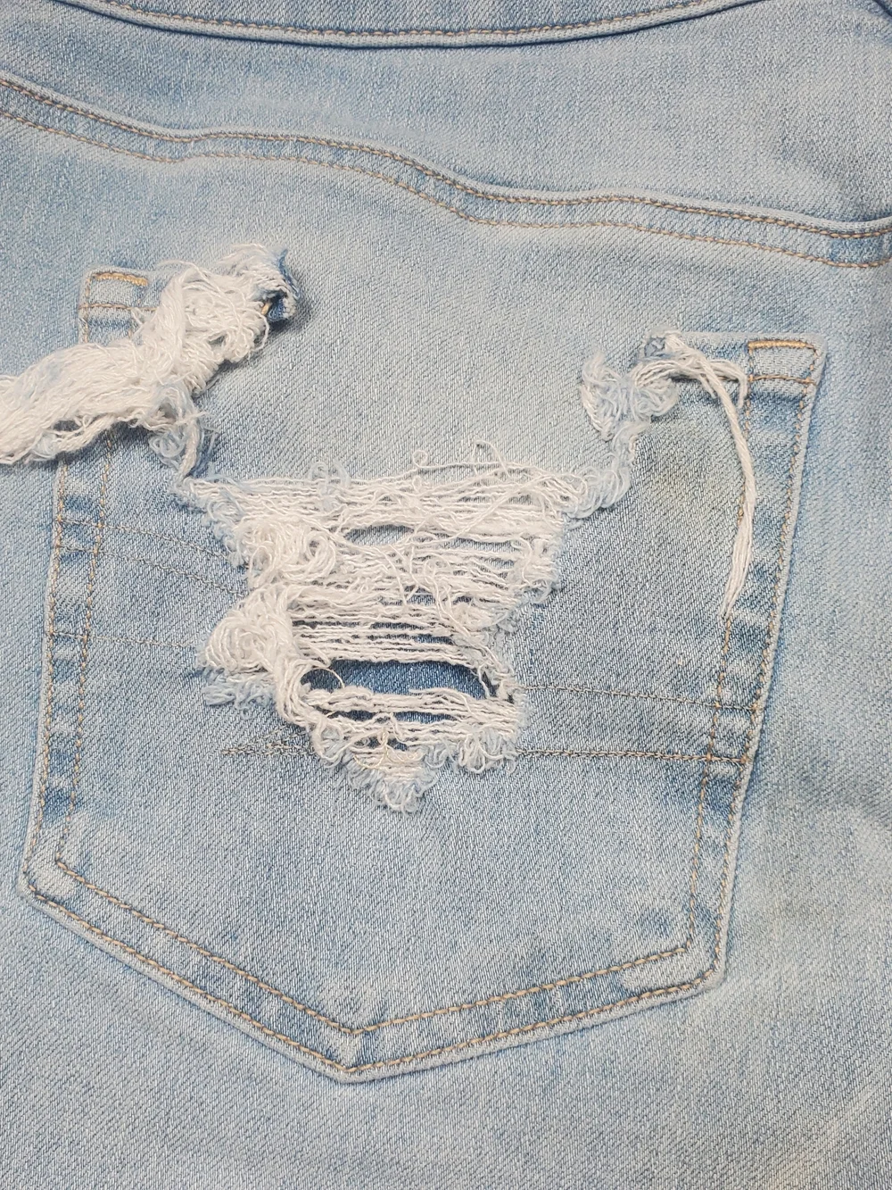 American Eagle The Dream Short Womans 16 Distressed Hem Frayed Denim Shorts - Picture 11 of 12